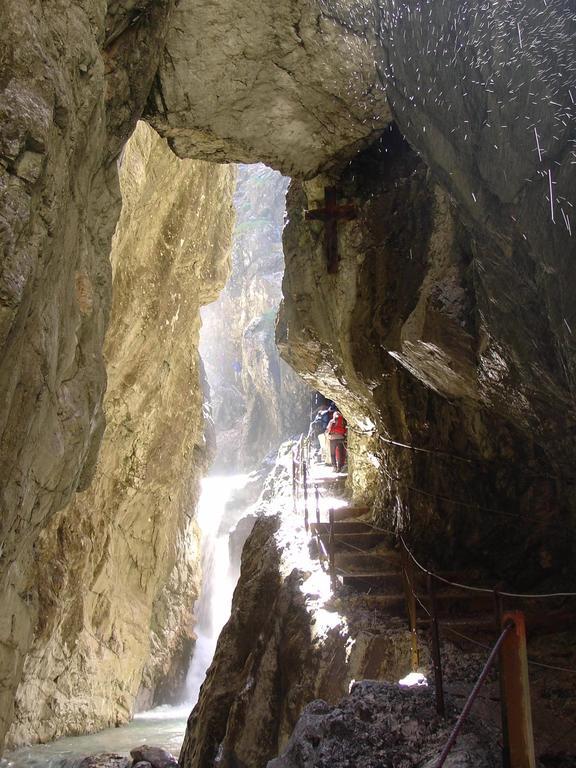 Ferienwohnungen Zugspitze Грайнау Экстерьер фото